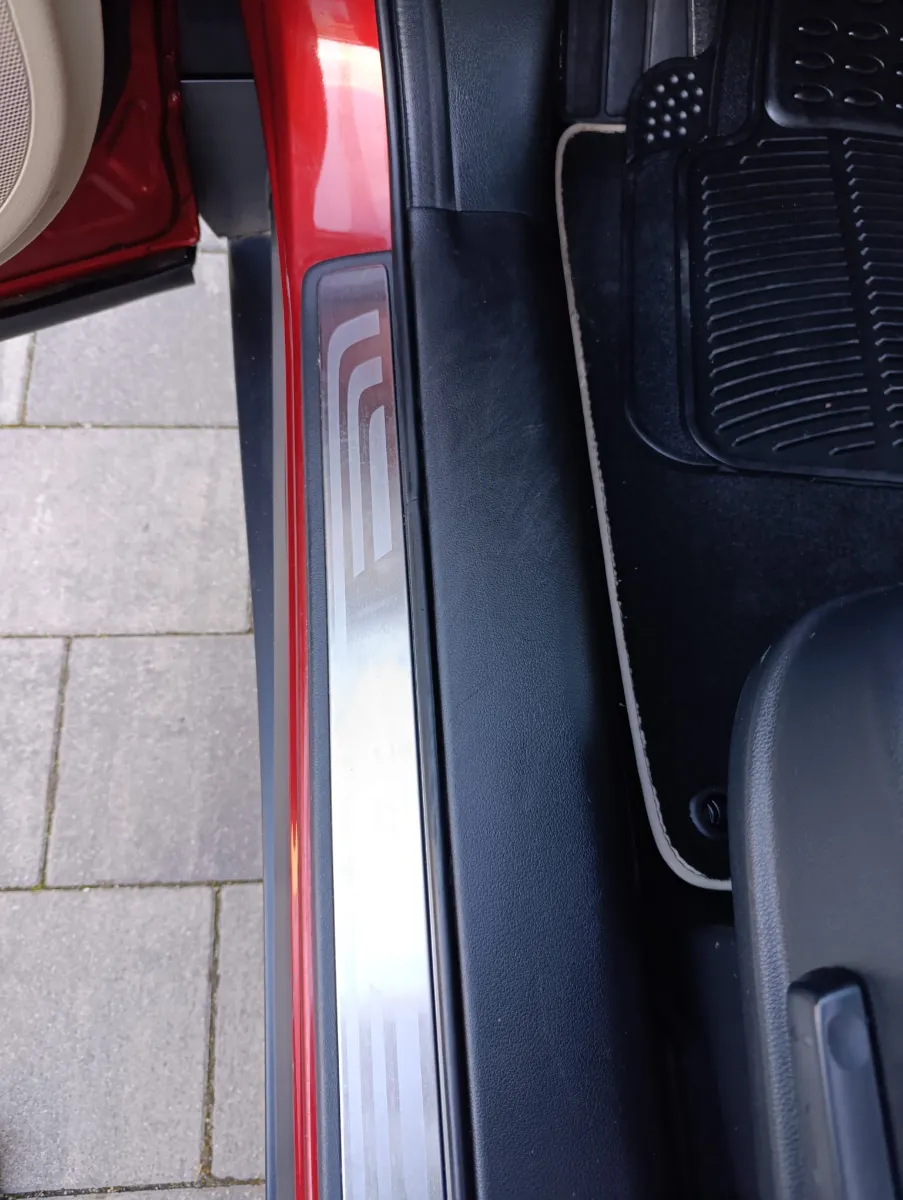 Gepflegtes Fahrzeug in der Aufbereitung